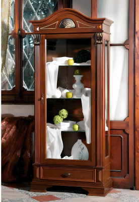 Vitrine classique pour salon