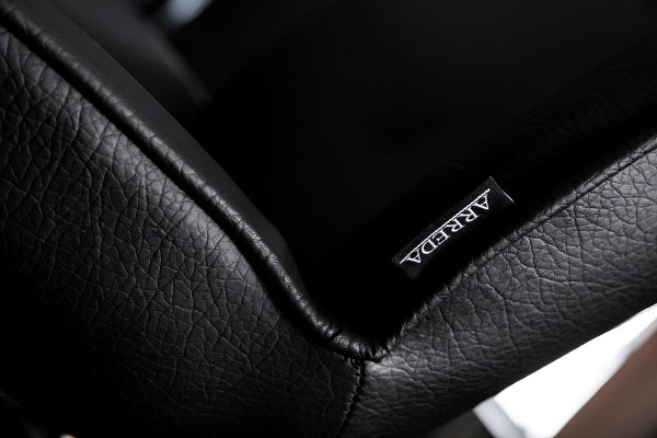 Table loft et 4 chaises