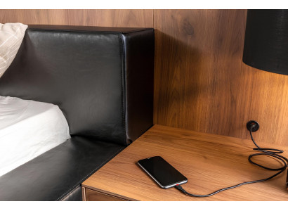 Ensemble de meubles de chambre à coucher 5 pièces avec lit, tables de nuit et commode