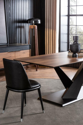 Ensemble de salle à manger avec table et 4 chaises