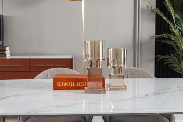 Table à manger de design italien luxueux avec 4 chaises