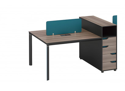 Bureau moderne avec espace de rangement, panneau de séparation et aspect bois