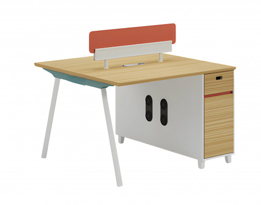Bureau moderne en bois avec espace de rangement