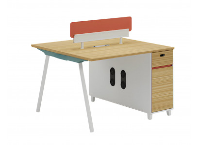 Bureau moderne en bois avec espace de rangement
