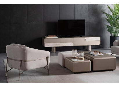 Canapé beige moderne avec fauteuil et meuble TV