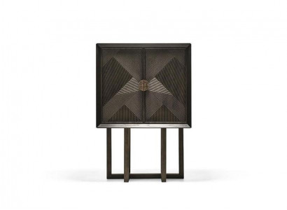 Vitrine en bois brune élégante et tendance pour la présentation dans le salon