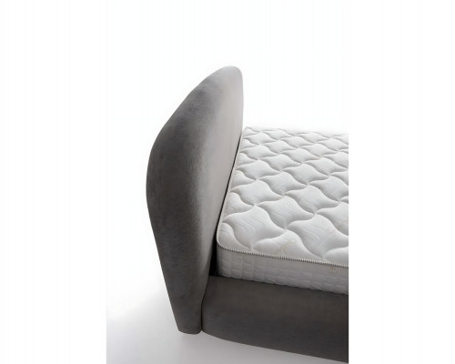 Lit élégant gris avec matelas en textile et en bois