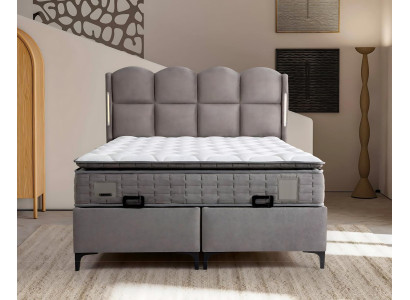 Lit gris avec matelas en tissu et bois, design moderne