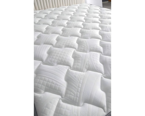 Lit élégant avec matelas en tissu beige clair et en bois