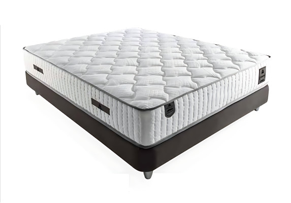 Lit élégant gris avec matelas en textile et en bois