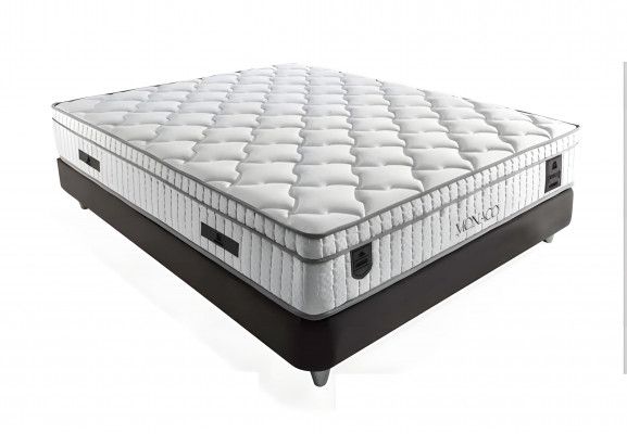 Lit élégant gris avec matelas en textile et en bois