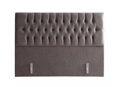 La conception douce du lit avec le matelas crée une ambiance douce.