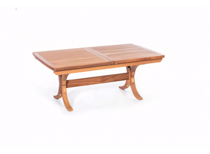 Table à manger mise en valeur par le design chez vous