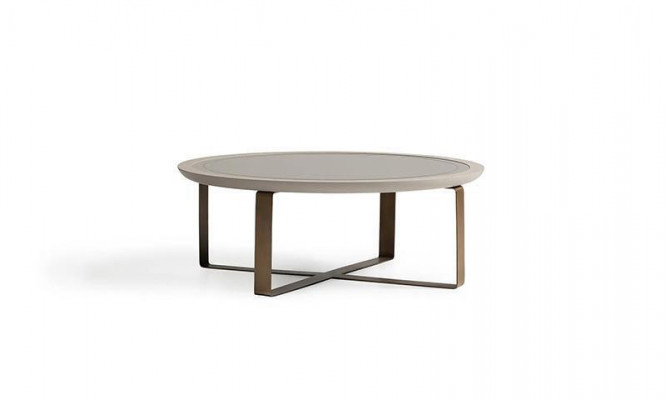 Table basse en métal beige pour un salon complet