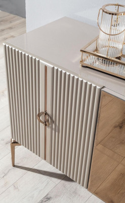 Ensemble de salle à manger moderne composé d'un buffet élégant et d'un miroir en deux pièces.
