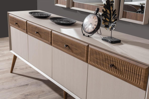 Nouveauté dans la salle à manger Ensemble moderne composé d'un buffet et 3 miroirs.
