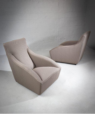 Style, confortable fauteuil de club avec revêtement en velours pour les salons élégants