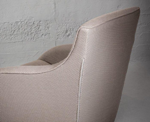 Style, confortable fauteuil de club avec revêtement en velours pour les salons élégants