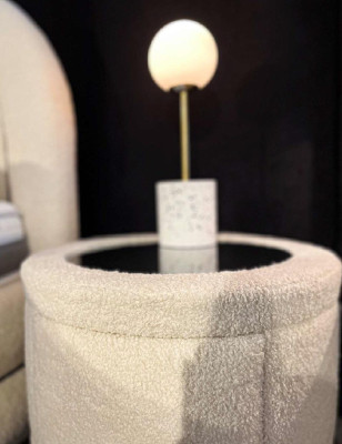 Ensemble de chambre Lit Blanc Élégant 2x Tables de chevet en bois de luxe Moderne 3 pièces.