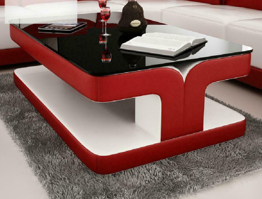 Table basse design en cuir pour salon avec canapé en verre, rembourrage.