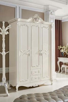 Armoire en bois massif de style rococo, Armoire antique de chambre baroque neuve.