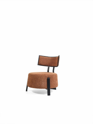 Chaise de designer luxueuse avec un rembourrage textile premium confortable