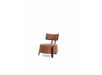 Chaise de designer luxueuse avec un rembourrage textile premium confortable