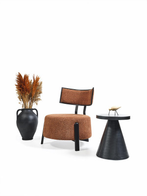 Chaise de designer luxueuse avec un rembourrage textile premium confortable