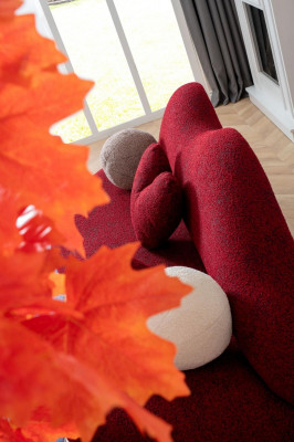 Designer canapé 3 places de couleur rouge en forme de lèvres avec des coussins de siège élégants