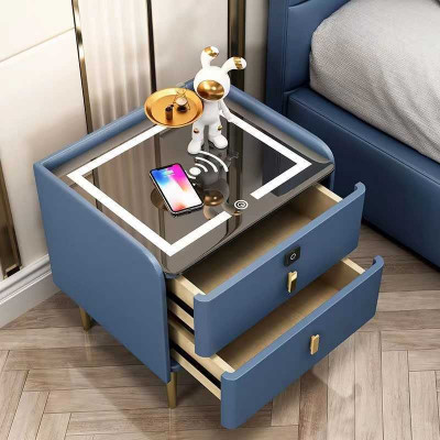 Table intelligente Smart avec tiroir de chargement dans la zone intérieure de votre chambre.