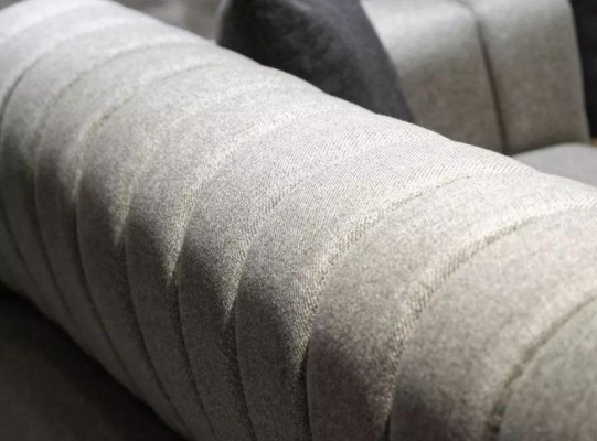 Ensemble de canapé moderne composé d'un canapé trois places et d'un fauteuil en tissu, canapés de luxe dans un ensemble de mobilier.