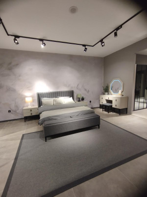 Ensemble de chambre à coucher de designer Lit 2x Tables de chevet Armoire neuf et luxueux