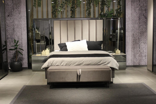 Lit 2x Tables de chevet Tabouret Design Ensemble de chambre à coucher 4 pièces Mobilier de luxe neuf