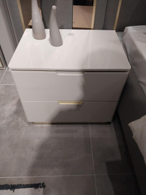 Ensemble de chambre de luxe Lit + 2x tables de chevet + Tabouret Meubles de design 4 pcs. neuf