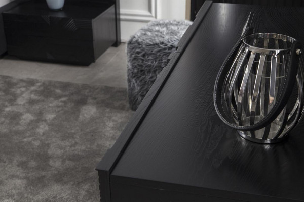 Chambre à coucher Suite 4 pièces en noir de luxe suite avec espace de rangement neuf.
