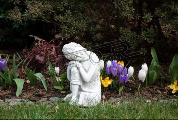 Sculpture décorative de Bouddha en effet pierre. Grande sculpture de figure pour le jardin.
