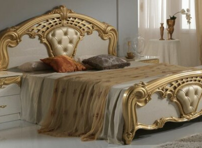 Cadre de lit classique et ensemble de chambre à coucher 3 pièces. Lit + 2 tables de nuit Style Meuble