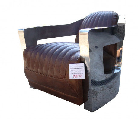 Meubles d'aviateur de luxe vintage rétro en cuir shabby, fauteuil design et canapé.