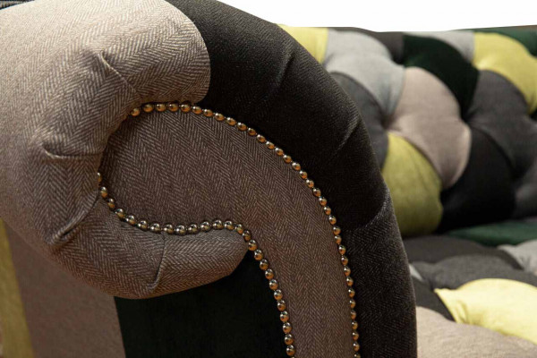 Beau canapé Chesterfield élégant 3 places pour le salon