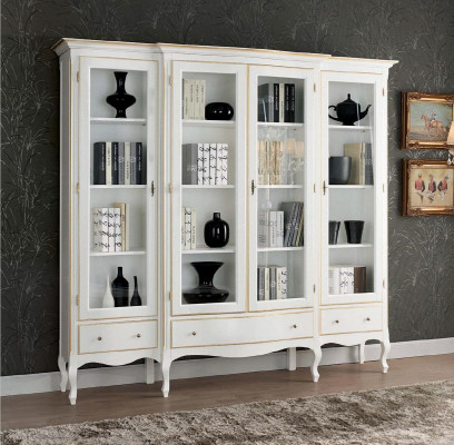 Étagère classique blanche avec des accents plaqués or