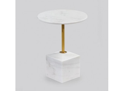 Petite table d'appoint blanche en faux marbre pour le salon. Meubles de rangement.