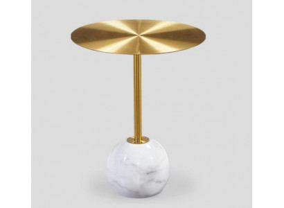 Petite table d'appoint ronde avec étagère, plateaux dorés, design pour salon.