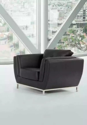 Ensemble de canapé de luxe 3+1 avec fauteuil trois places, fauteuil simple en suite moderne.
