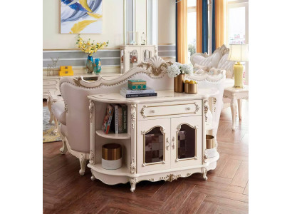 Buffet dans le salon mobilier classique pour l'aménagement intérieur.