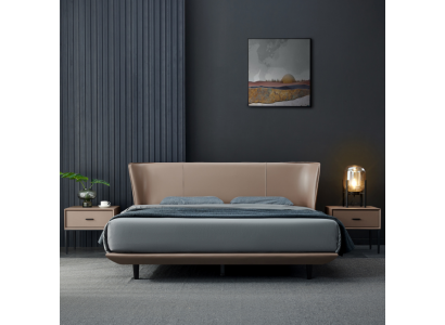 Lit double avec cadre en bois de designer en imitation cuir beige.