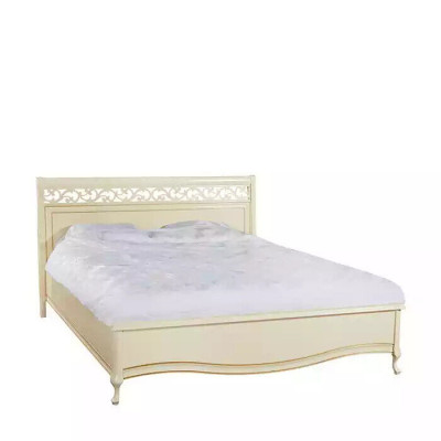 Revêtement de lit de luxe pour lits doubles blancs en bois nouvellement conçus pour hôtels.
