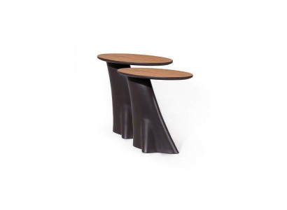2x Tables d'appoint avec dessus en bois de couleur noire pour le salon moderne.