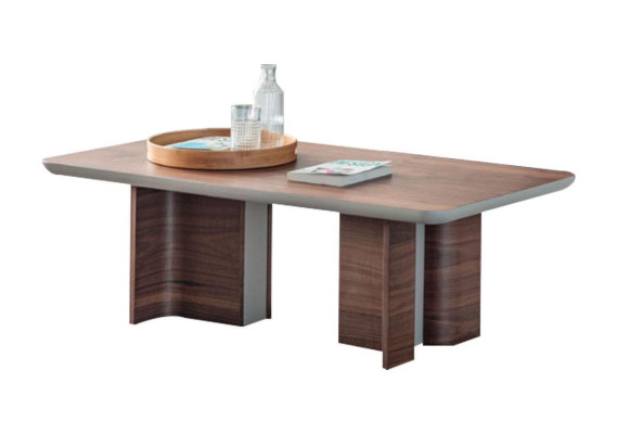 Ensemble de mur de salon élégant avec téléviseur de designer, meuble bas en bois et table basse.
