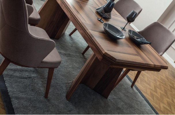 Ensemble de salle à manger élégant composé d'une table en bois exclusive, d'un buffet design et de chaises - 10 pièces