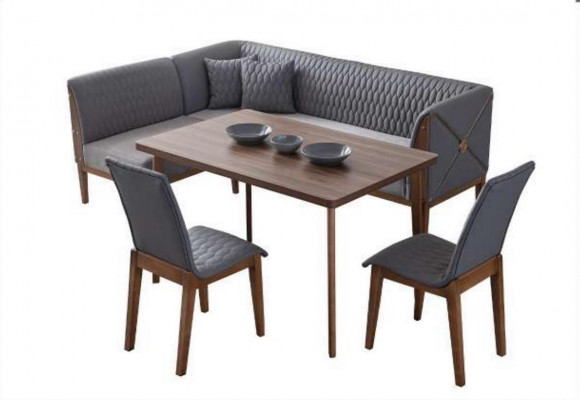 Suite de salle à manger grise et élégante avec table à manger brune et 2 tabourets.